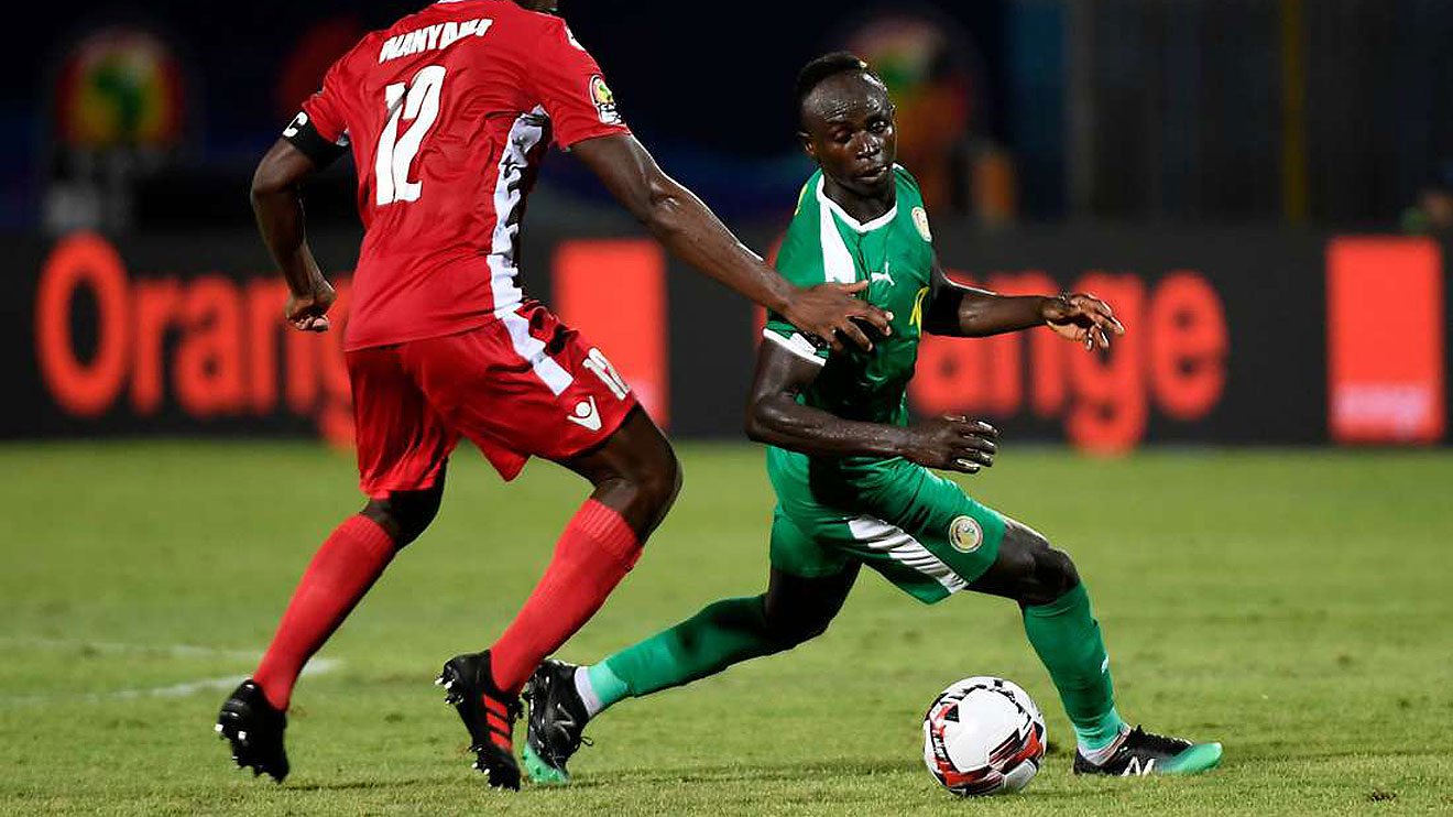 Awkward moment when Harambee Stars player begged Senegalese star for his jersey in vain