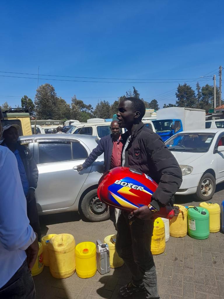 Blogger Cyprian Nyakundi shares images of the Fuel crisis across Kenya